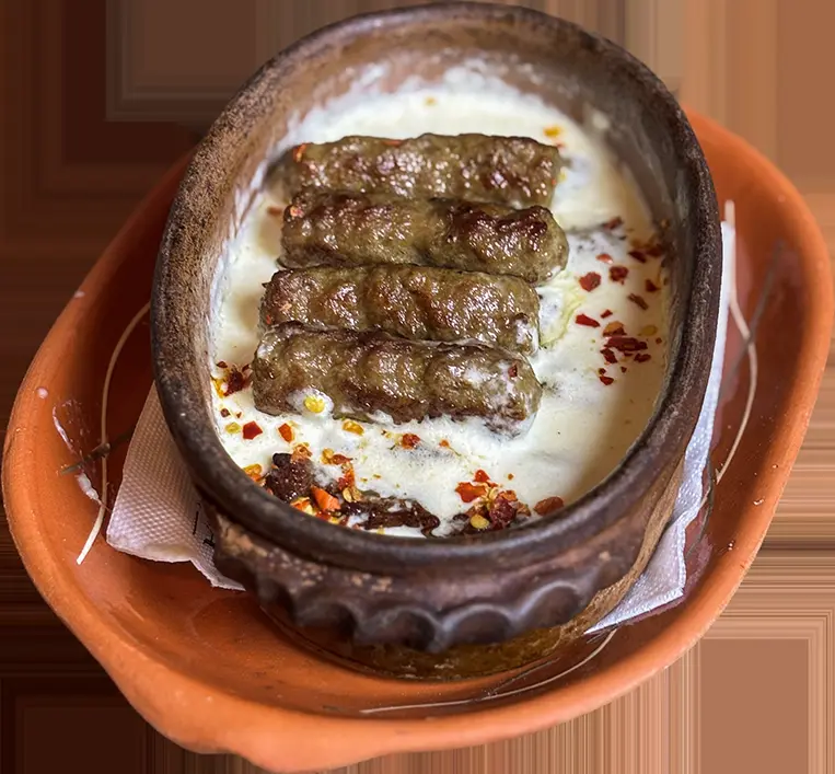 Pribojski cevapi u kajmaku